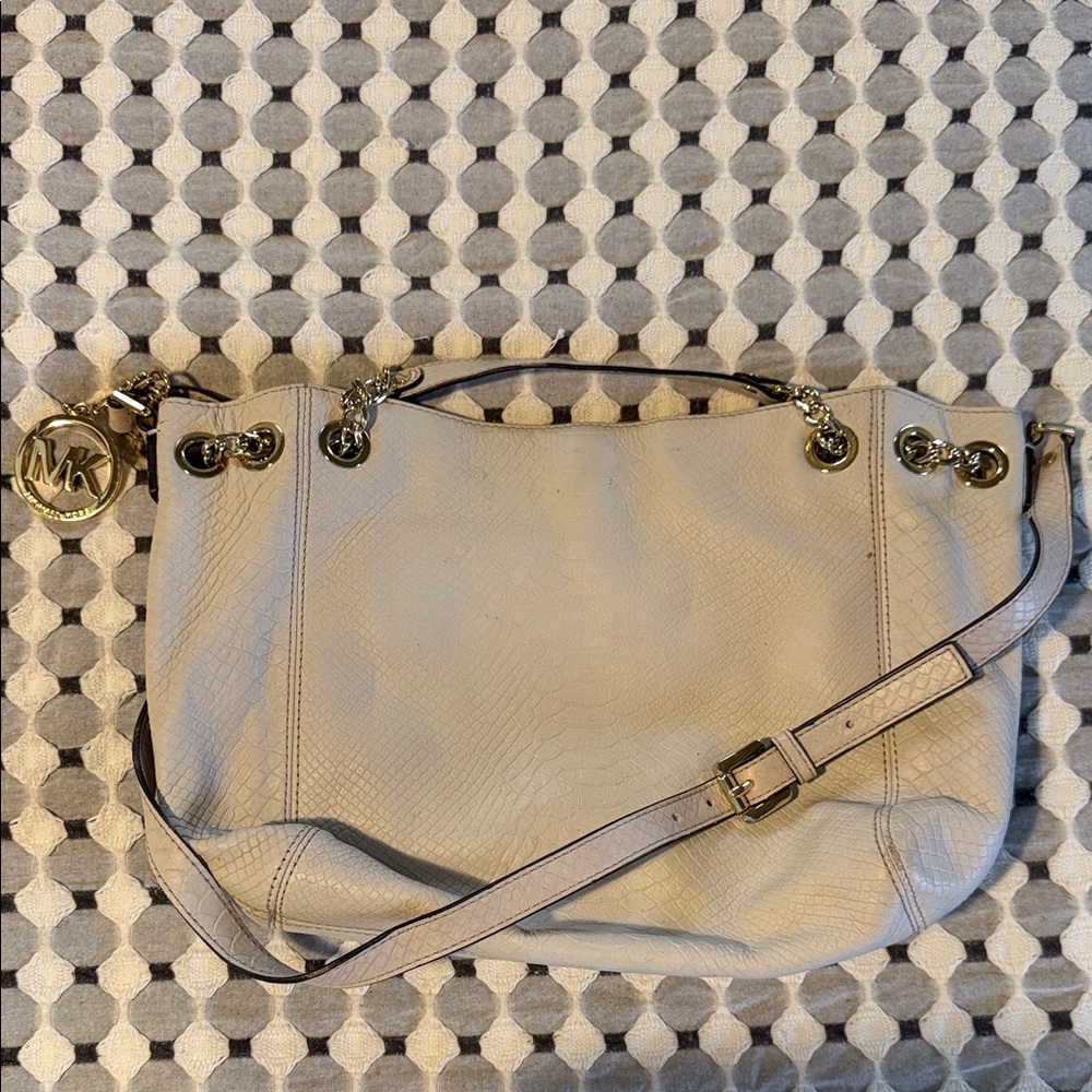 Michael Kors Light Cream Leather Shoulder Bag with Gold Hardware